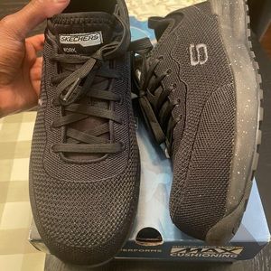 Sketchers Steel Toe Sneakers (size 9 women’s)